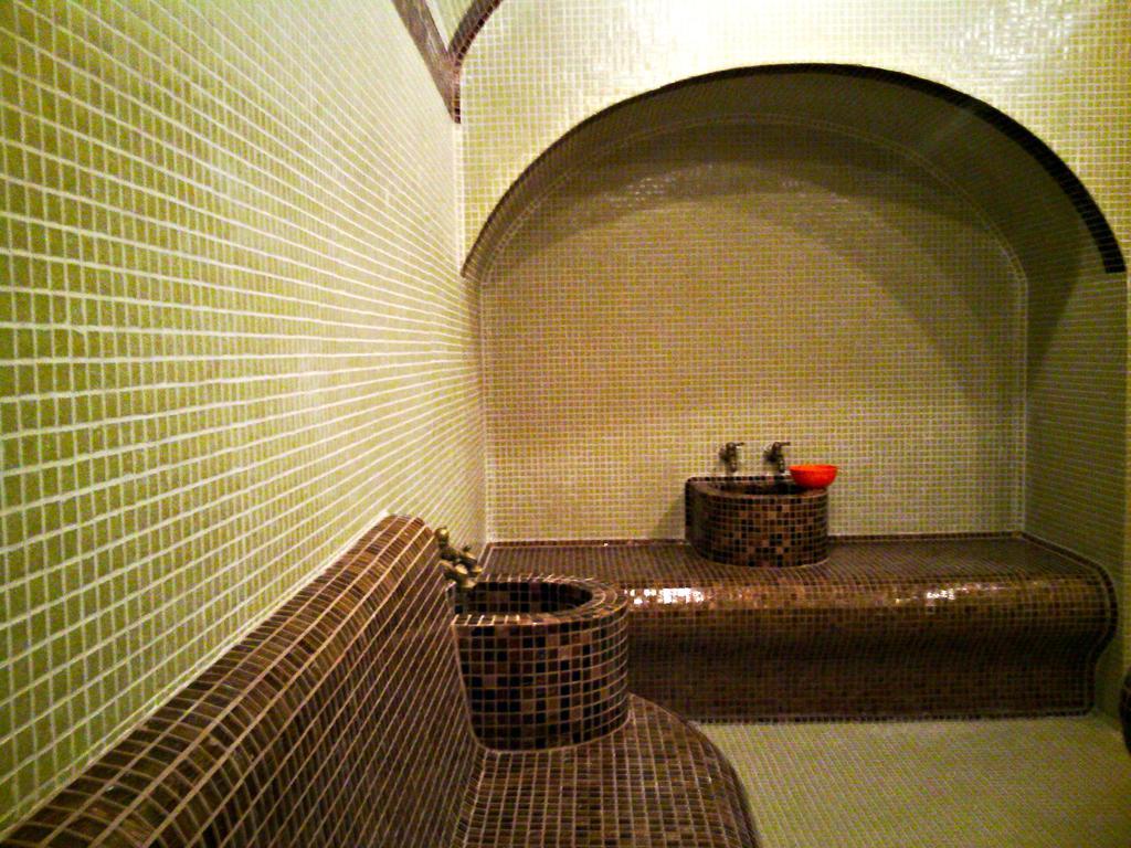 Incanto Family Hotel Sevlievo Luaran gambar